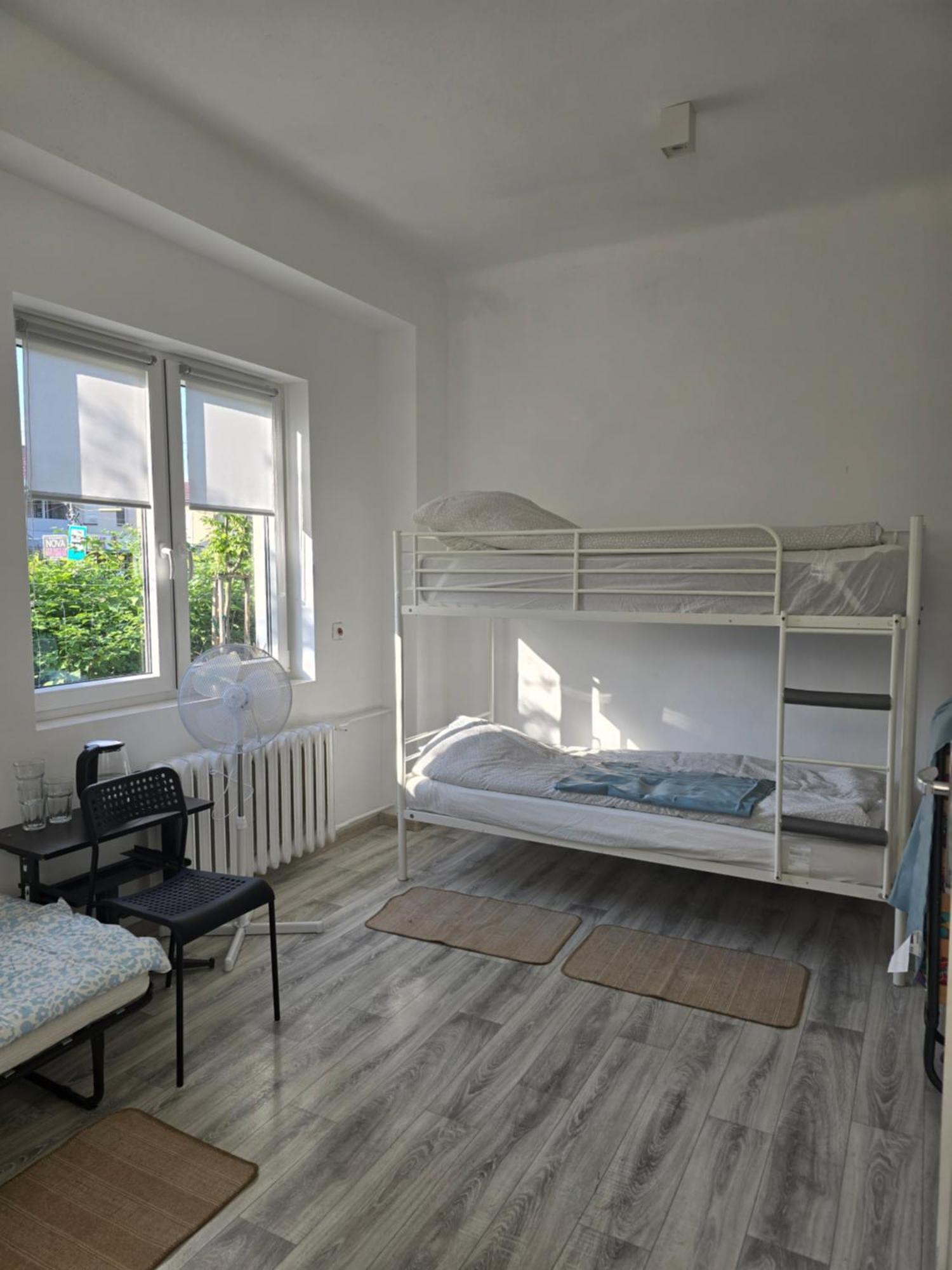 Hostel W Zielonce Zielonka  Buitenkant foto